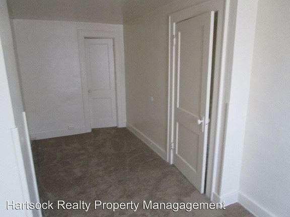 5th image of 135 W Grand Ave