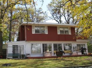 979 N Lakeview Dr, Lowell, IN 46356