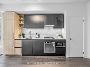 55 Mercer St #318, Toronto, ON M5V 1H2