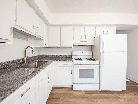 5th image of 3012 Larkmoor St #2