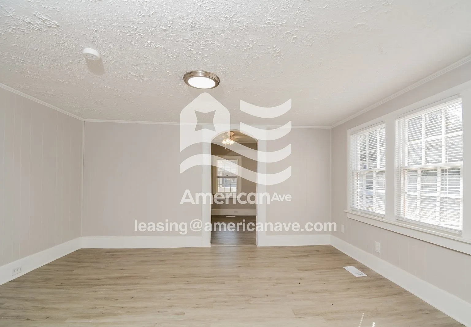 3 bed, 1.0 bath, 1200 sqft, $1,082 — Photo 3