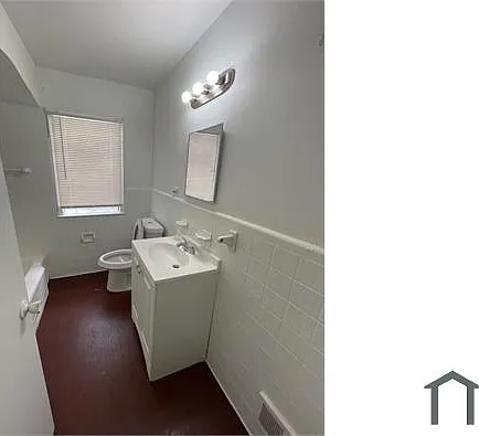 11729 Vaughan St — Photo 5