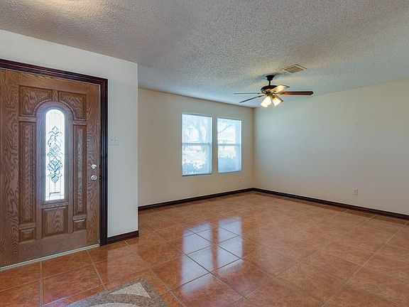 4th image of 1220 Highview Dr