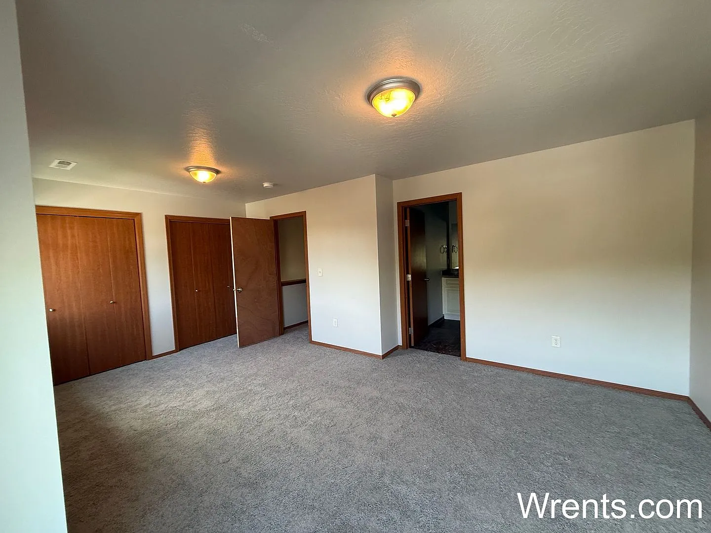 Newly Updated 4 Bed / 2.5 Bath - Desirable Spokane Valley — Photo 4