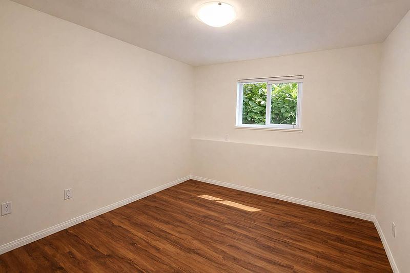 New Westminster House for rent - 3 Bedrooms — photo 5
