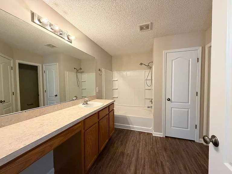 6902 Southern Oaks Dr W — Photo 11