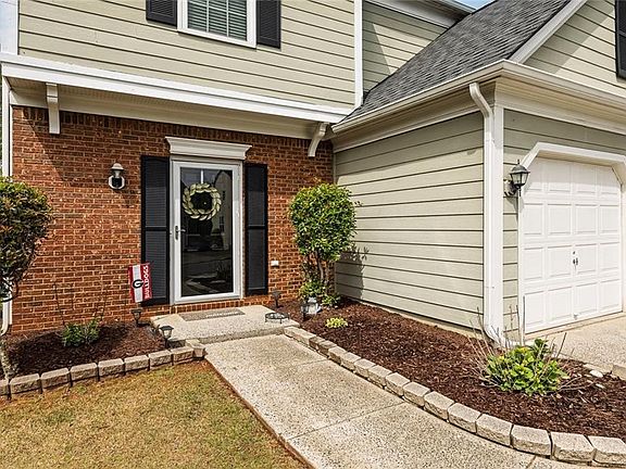 3rd image of 4123 Glenaire Way NW