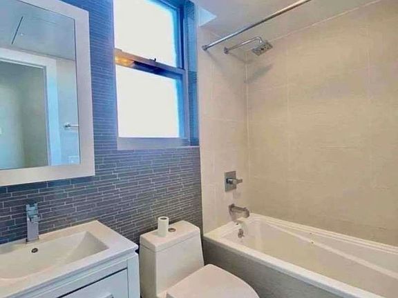 4th image of 586 Hart St Unit 22R