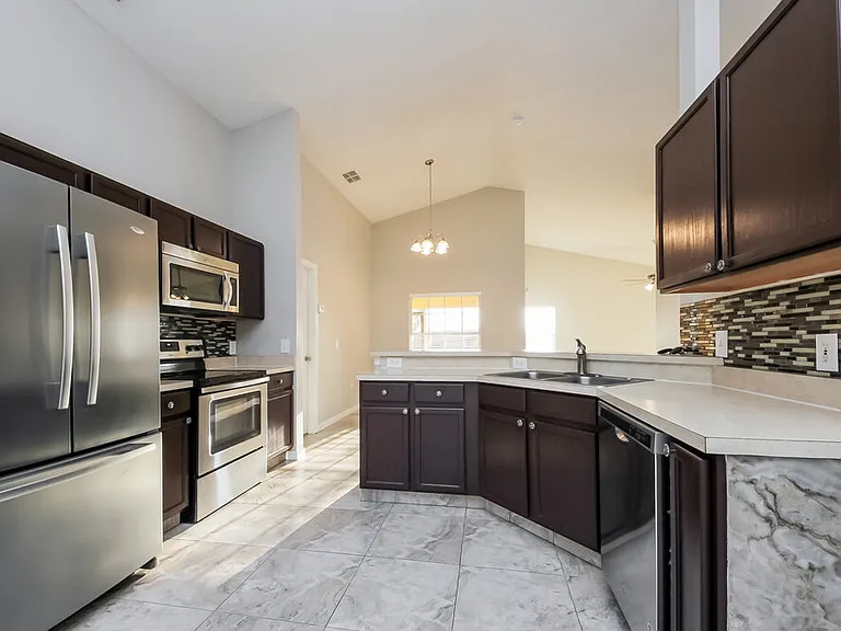 458 Tamarind Parke Ln — Photo 7