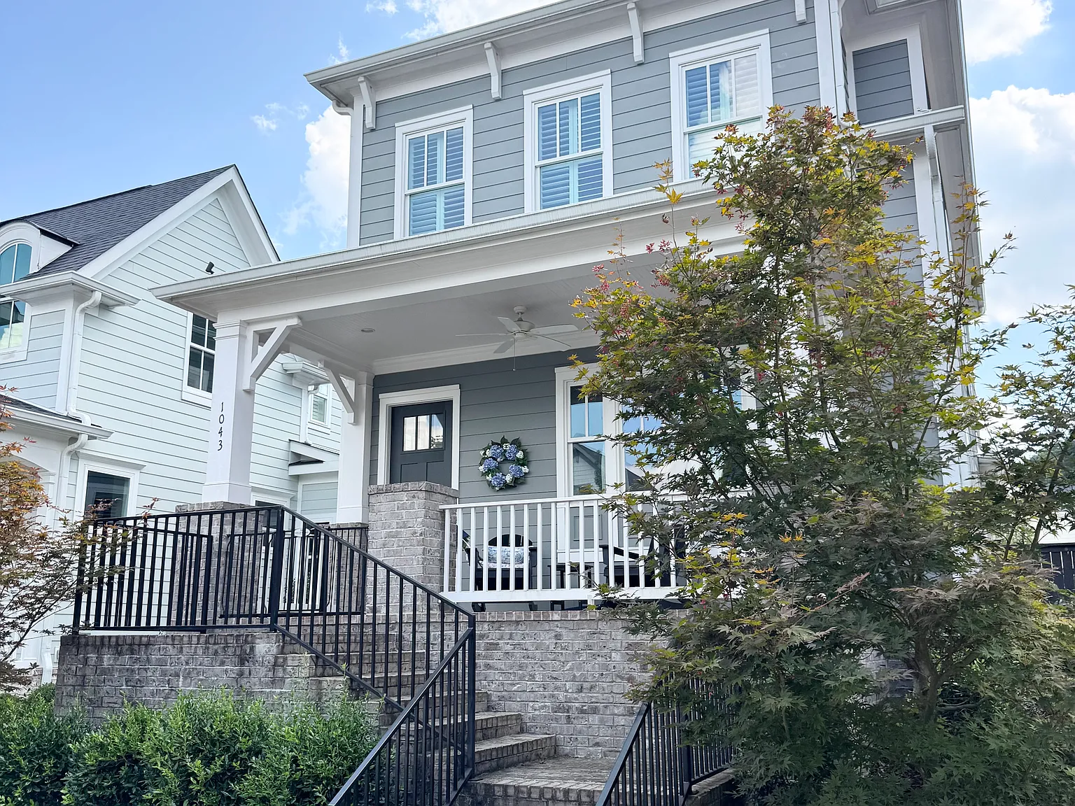 4 bed, 3.5 bath, 2572 sqft, $7,995 — Photo 2