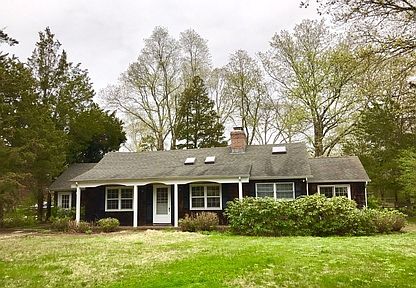 2nd image of 31 Scotts Landing Rd