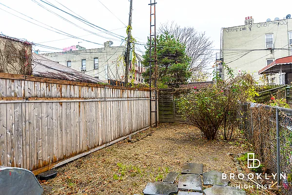 Rented by Brooklyn High Rise LLC | media 17