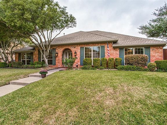 2nd image of 1709 Lake Crest Ln
