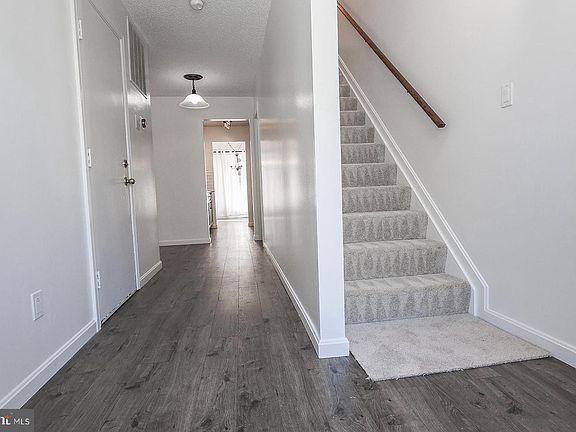 2nd image of 45615 Longfields Village Dr