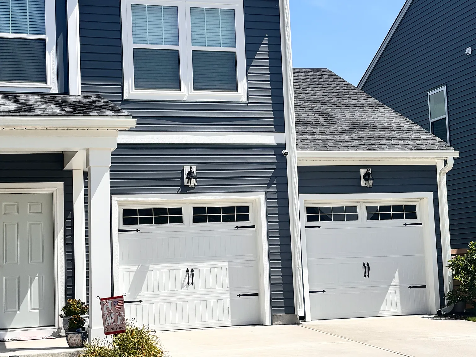 3 bed, 2.5 bath, 2322 sqft, $4,495 — Photo 2