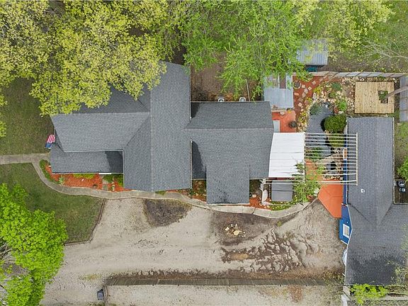 3rd image of 1009 S Independence St