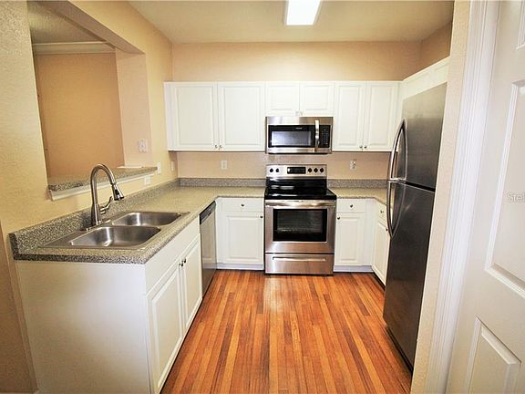 4th image of 206 E South St Unit 3031