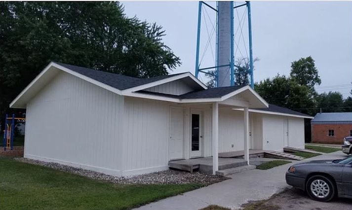 1st image of 302 2nd St