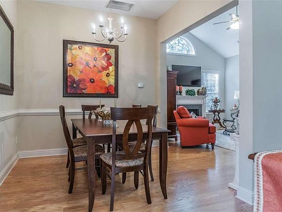 3rd image of 702 Haven Cir