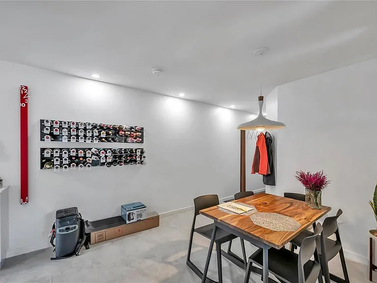 224 6th Ave N #13 — Photo 9