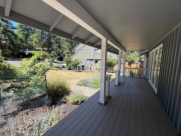 3823 Wilshire Ln — Photo 2