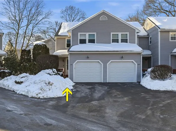 154 Bear Hill Rd APT 401, Cumberland, RI 02864