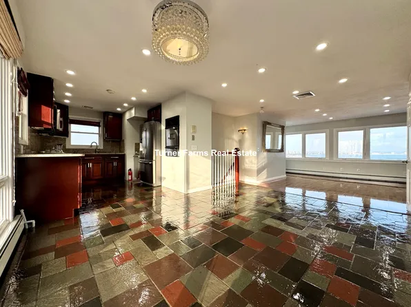 62 Upland Rd APT 3, Winthrop, MA 02152