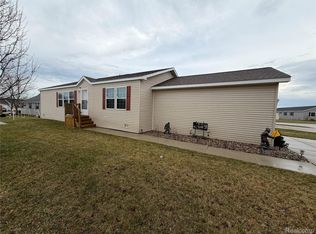 241 Waterway Ct, Lapeer, MI 48446