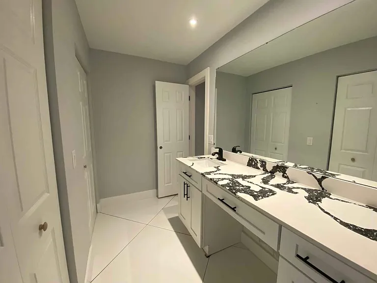 2032 Gregory Dr — Photo 9