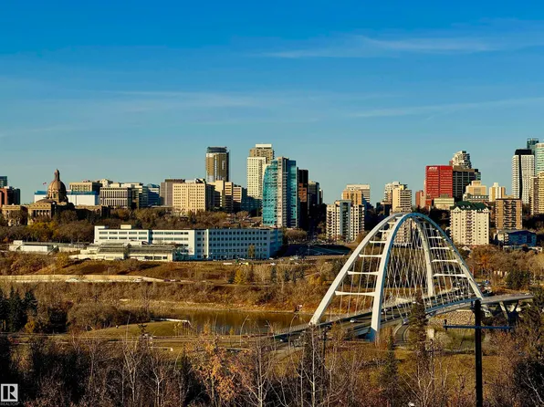 10883 Saskatchewan Dr NW #204, Edmonton, AB T6E 4S6