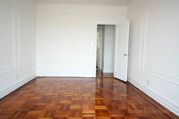 Rented by Norman Raindel, LREB | media 51