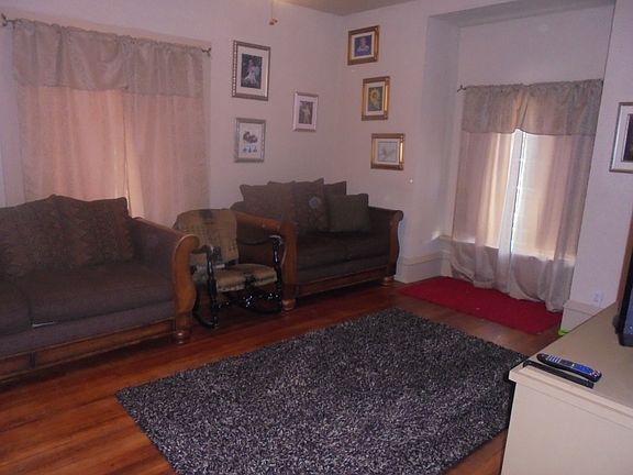 3rd image of 501 Montrose Ave