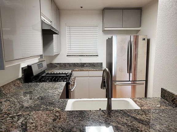 5th image of 1124 Eddy St Unit B
