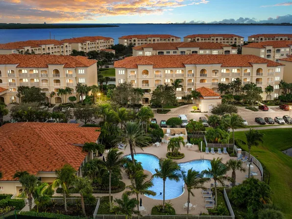 6 Harbour Isle Drive E #201, Fort Pierce, FL 34949