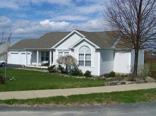 120 Carriage Trl, Middletown, RI 02842