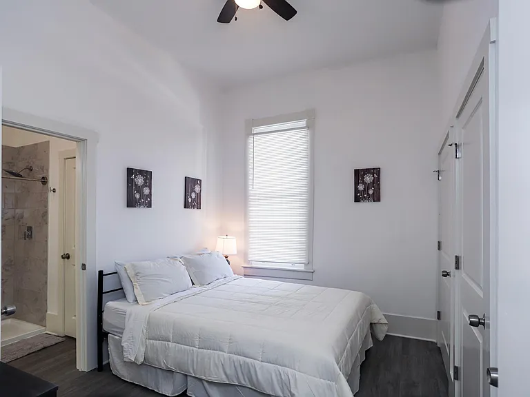 307 W 36th St #B — Photo 66