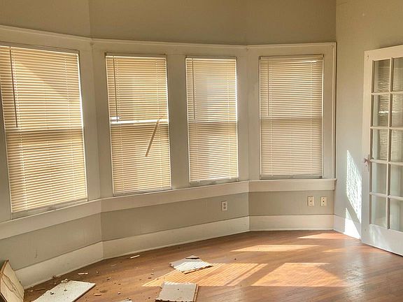 3rd image of 3310 Morrison St