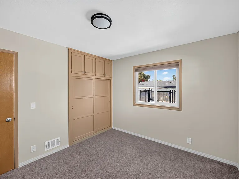 1201 W Baker Ave — Photo 36