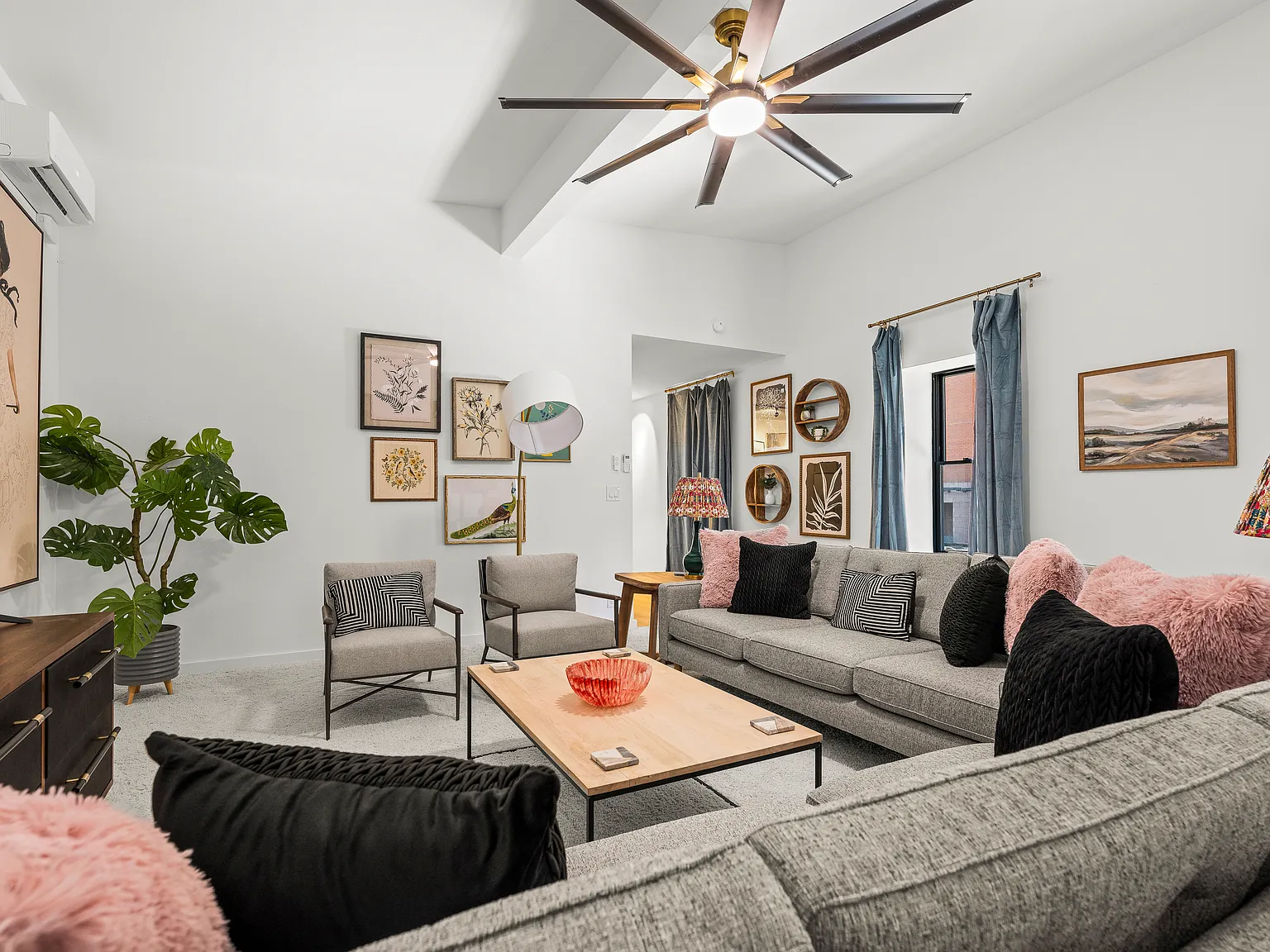 1 bed, 1.5 bath, 900 sqft, $2,750 — Photo 1