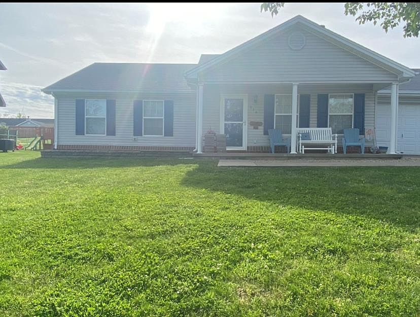 1st image of 834 Oak Fairway Ct