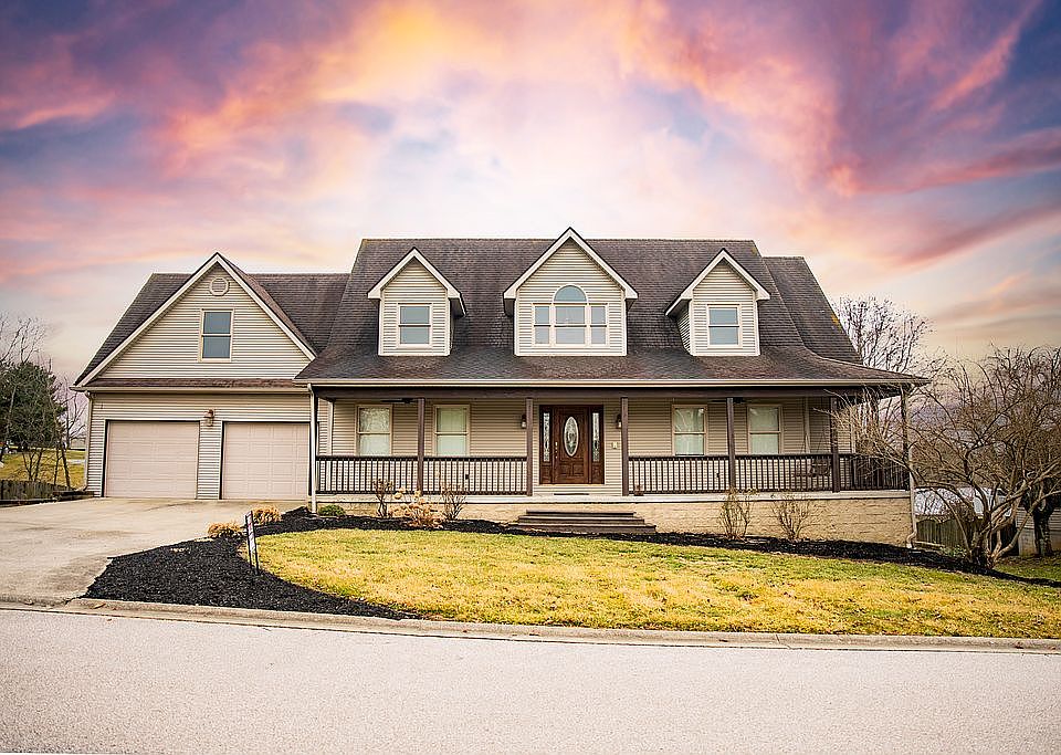 1st image of 838 Meadowcrest Cir