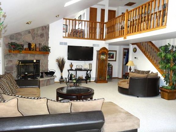 5th image of 9017 Meadow Park Ln