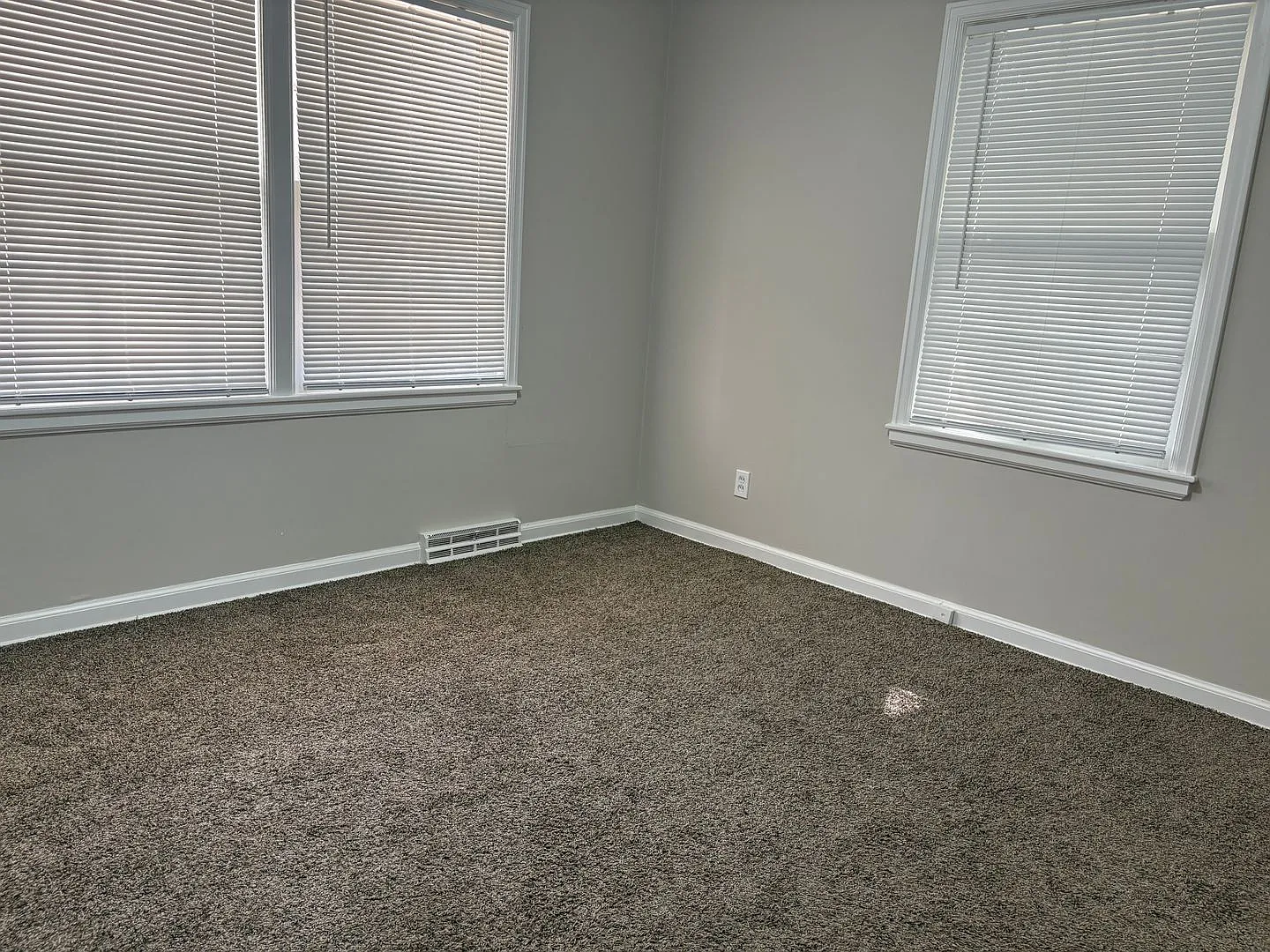 Beautiful 2 Bedroom 1 bath — Photo 2