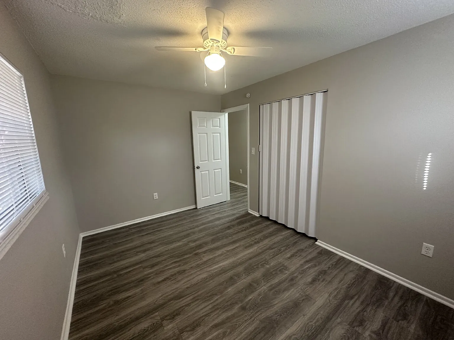 2 bed, 1.0 bath, $1,175 — Photo 4