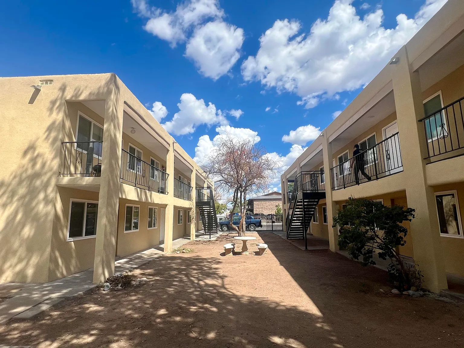 1 bed, 1.0 bath, 650 sqft, $995 — Photo 4