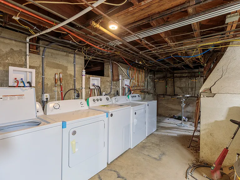 426 NW 25th St #8 — Photo 17