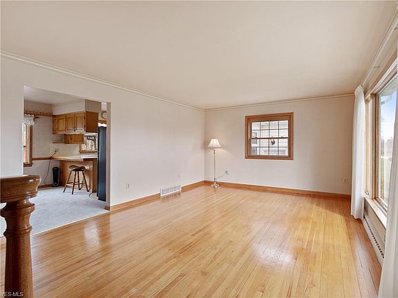 2nd image of 4666 Garrett Dr