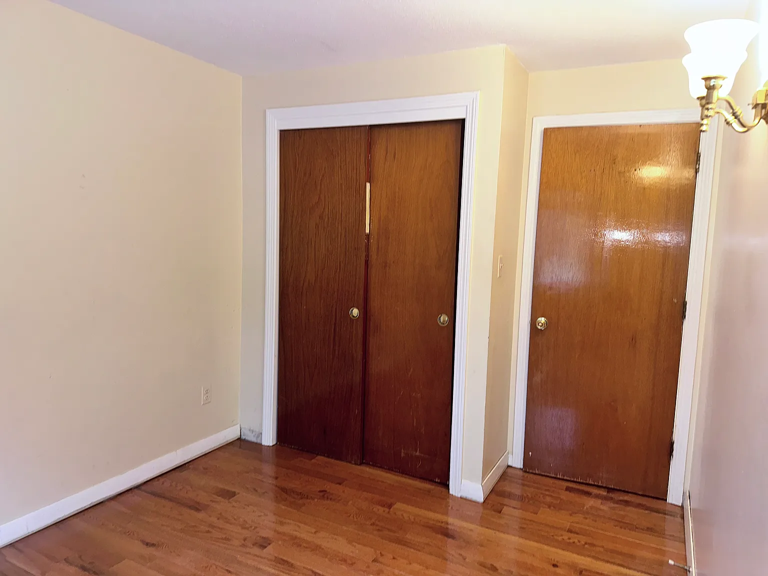 2 bed, 900 sqft, $2,700 — Photo 3