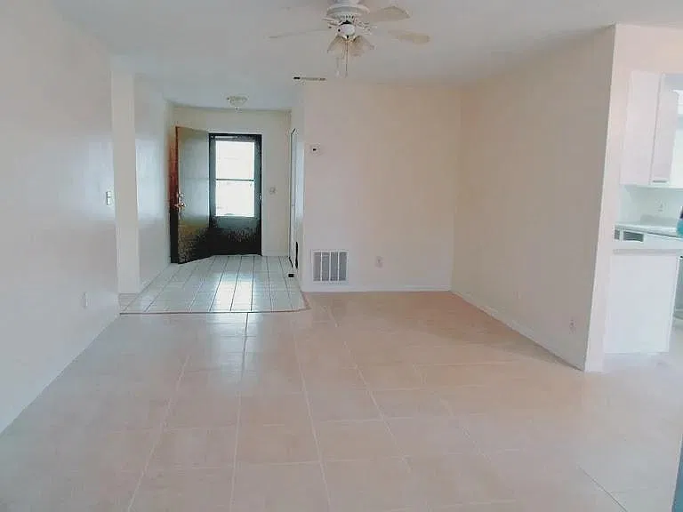 5 bed, 1844 sqft, $2,995 — Photo 3