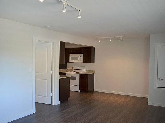 4th image of 3421 W 5th St APT A